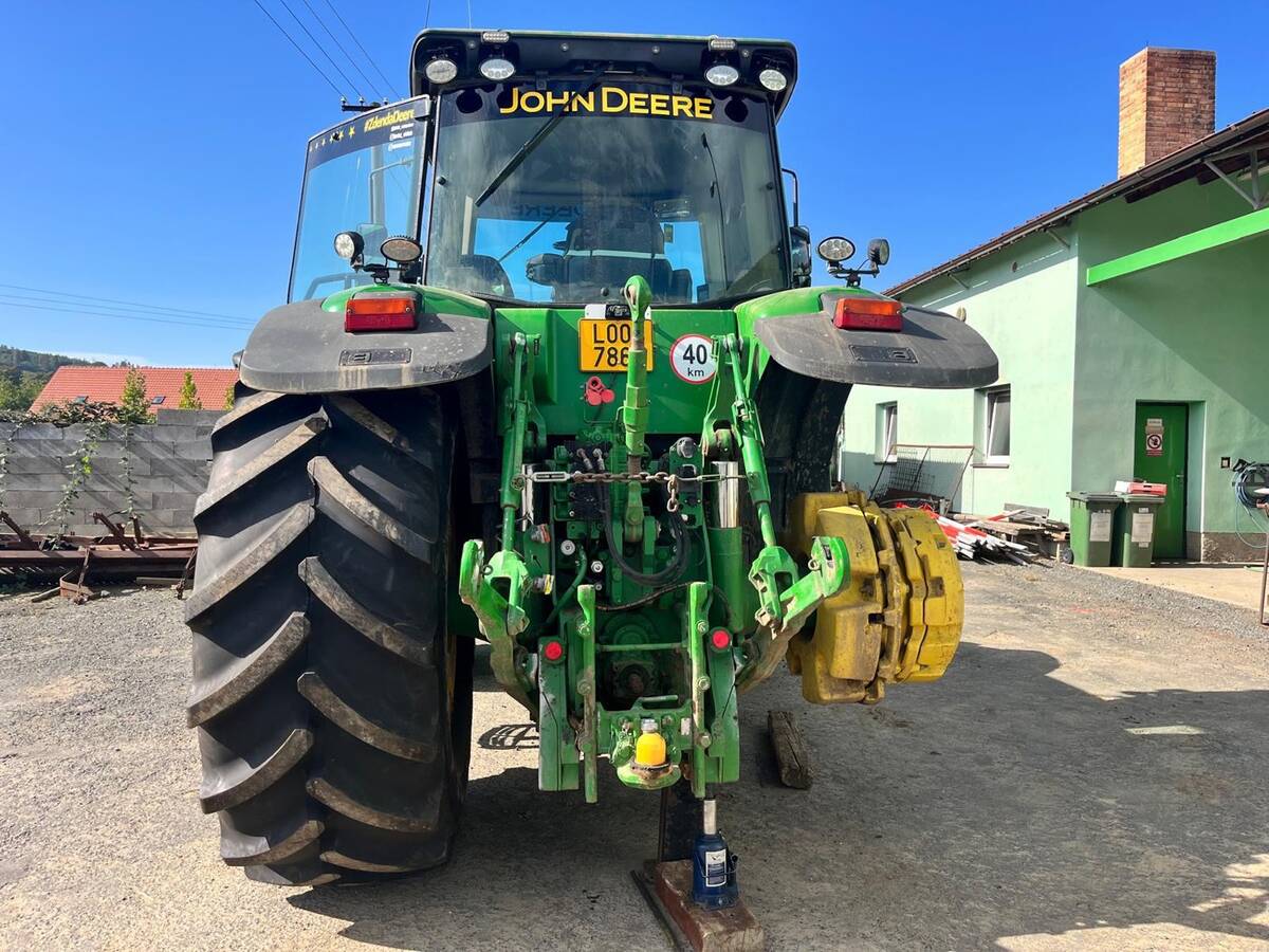 Zadní pohled na John Deere