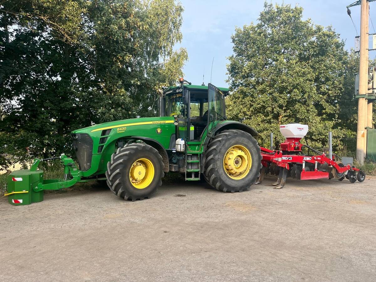 John Deere a SUMO Trio