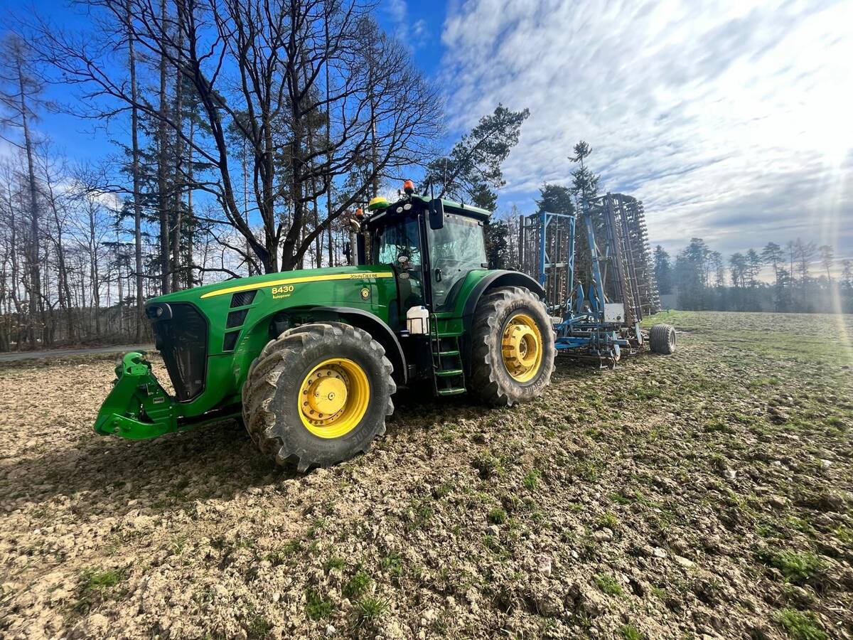 John Deere s branami