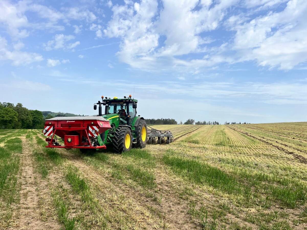 John Deere se secím boxem