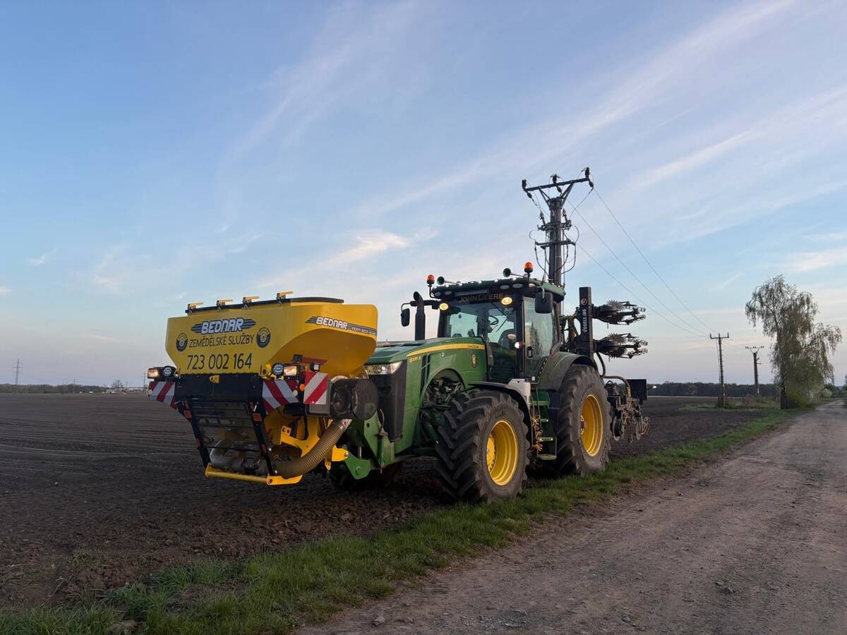 John Deere s Bednar Ferti-Box
