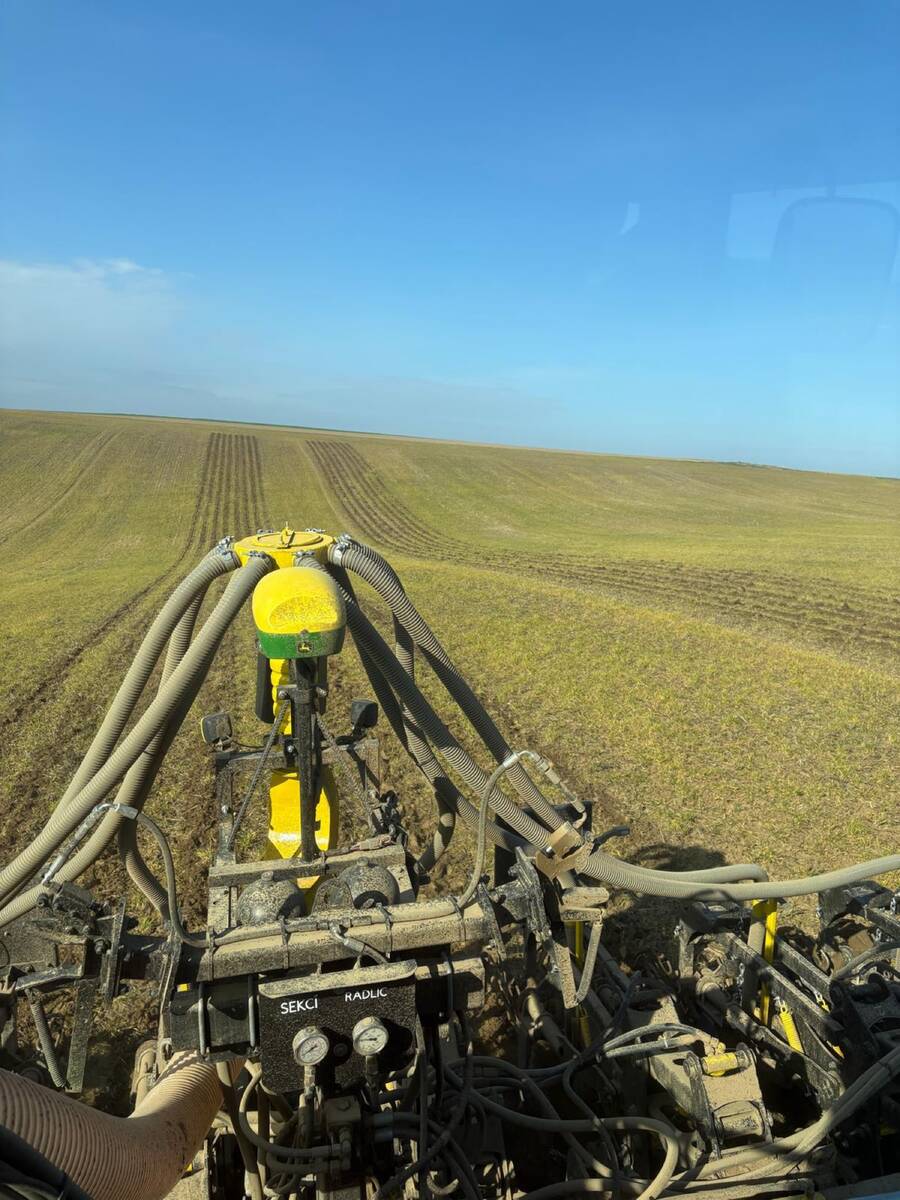 Strip-till zepředu