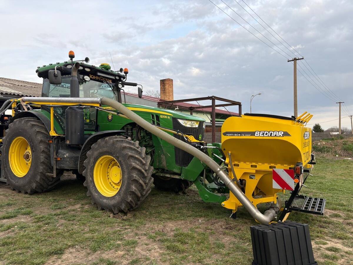 John Deere s Bednar Ferti-Box
